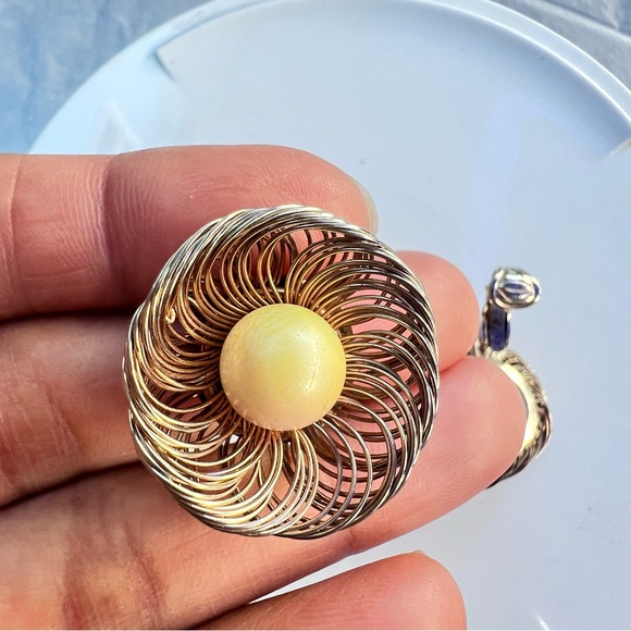 Earrings - Picture 7 of 11